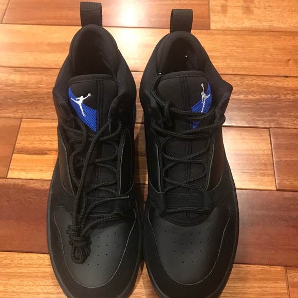 jordan fadeaway black royal